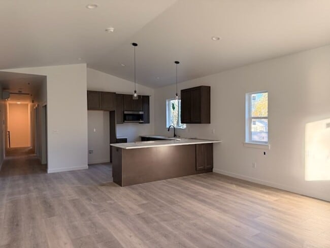 Building Photo - Ask About Our Winter Special!