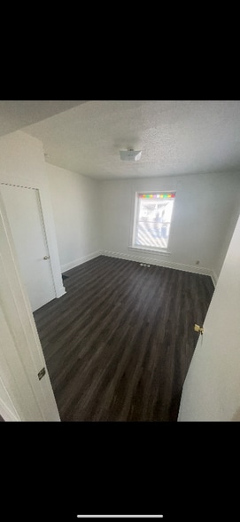 Building Photo - 806 8th St