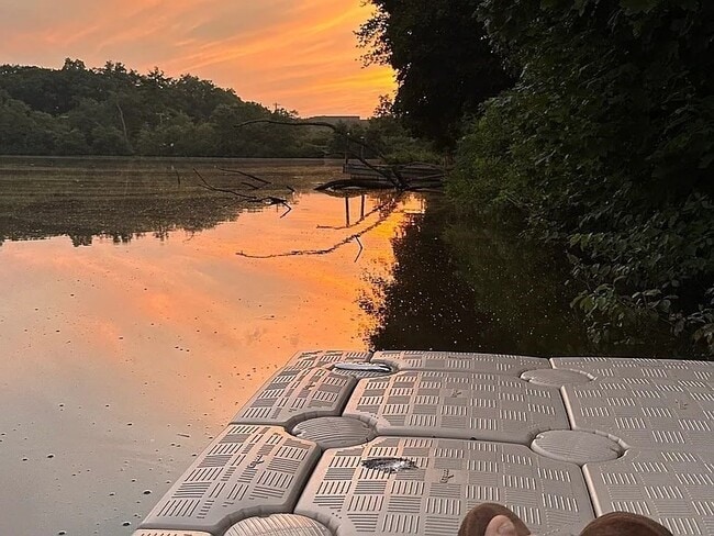 Building Photo - 157 Riverview Ave