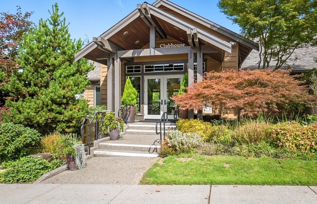 Building Photo - 619 SW Foresta Ter