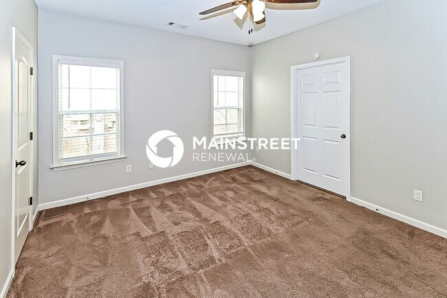 Building Photo - 3 Bedroom Pet-Friendly Home in Memphis, TN with Main Street Renewal