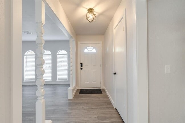 Building Photo - 2704 NW 115th St