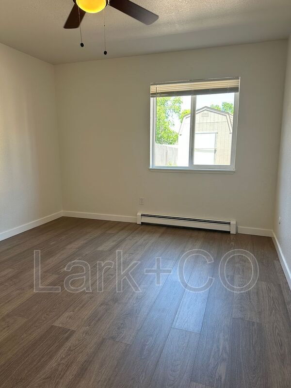 Building Photo - 3014 Mallard Dr