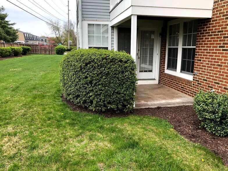 Building Photo - 601 Himes Ave