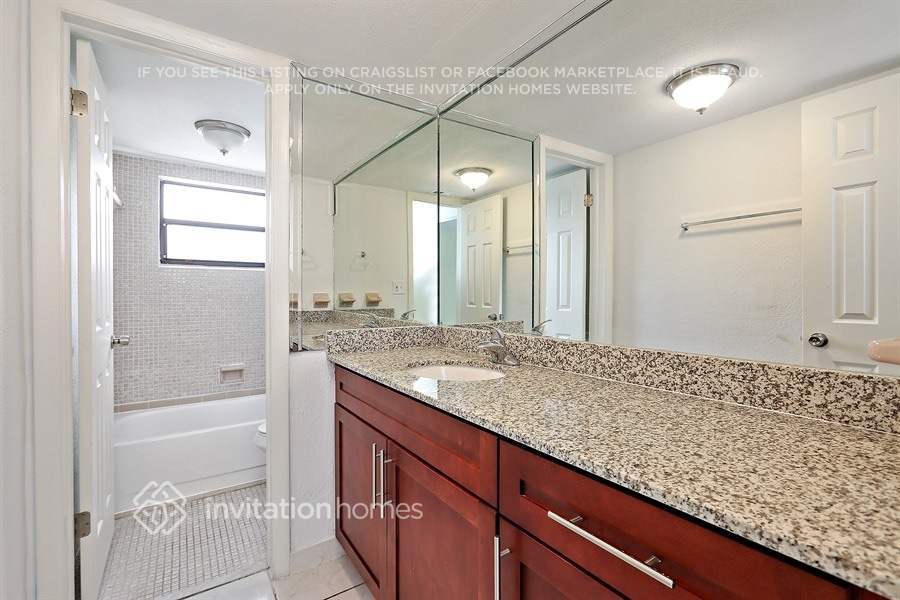 Building Photo - 11835 SW 119th Pl Rd