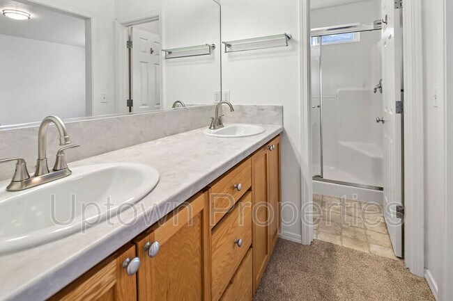 Building Photo - 1611 SW San Mateo Terrace