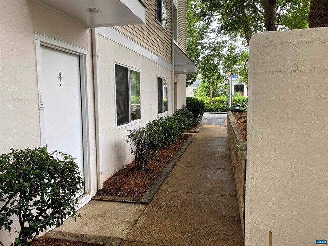 Building Photo - 1521 Virginia Ave
