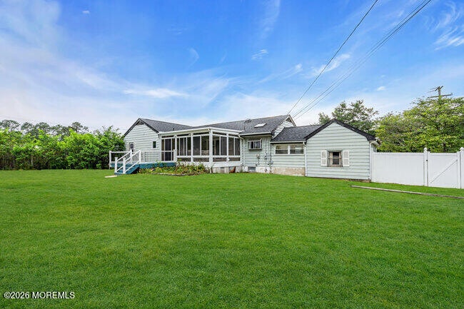 Building Photo - 150 Farm St