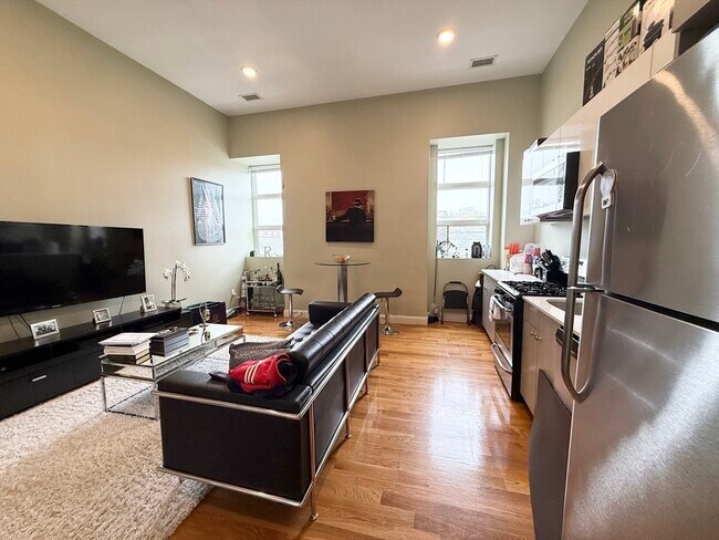 Building Photo - 409 Dudley St