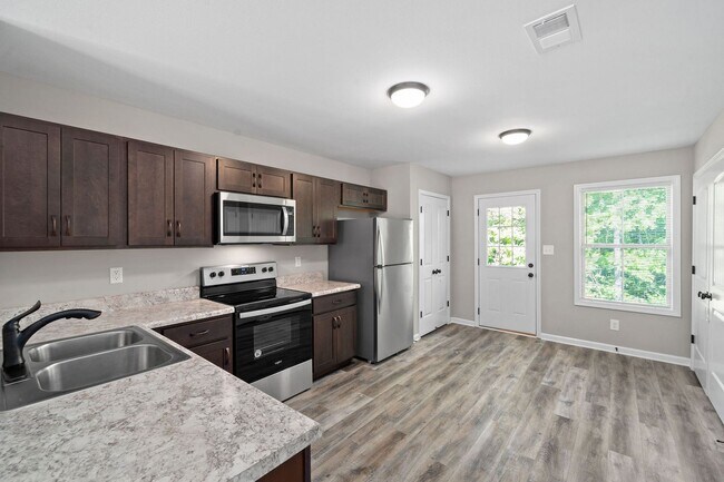 Building Photo - 260 Smithson Ln
