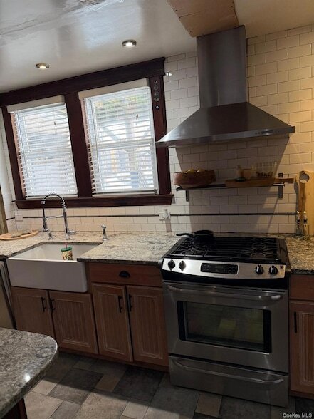 Building Photo - 42 Church St