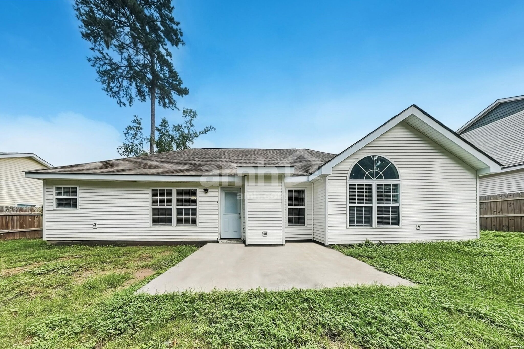 Building Photo - 61 Wintergreen Dr