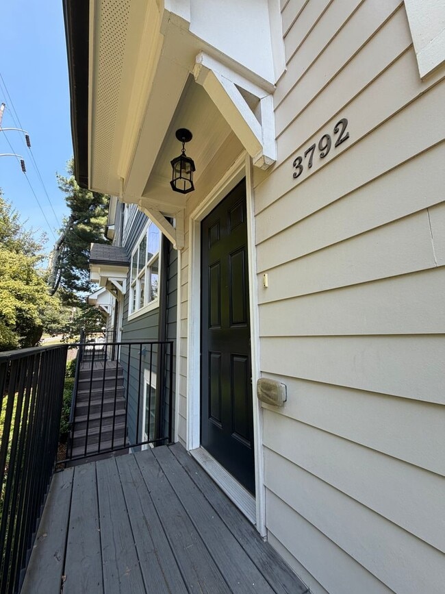 Building Photo - 3792 Oxford Cir