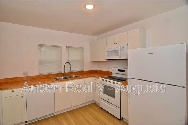 Building Photo - 601 Jefferson Dr