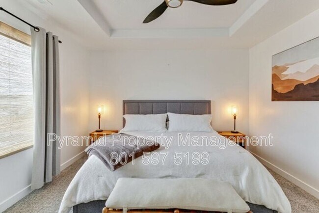 Building Photo - 994 S 4090 W