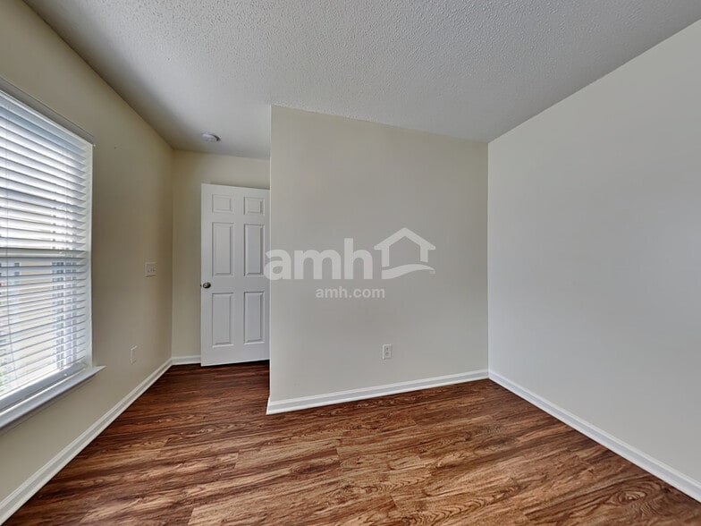 Building Photo - 3010 Kinswood Ln