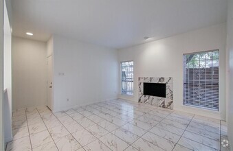 Building Photo - 1818 Augusta Dr