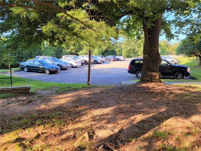 Building Photo - 1402 Villa Dr
