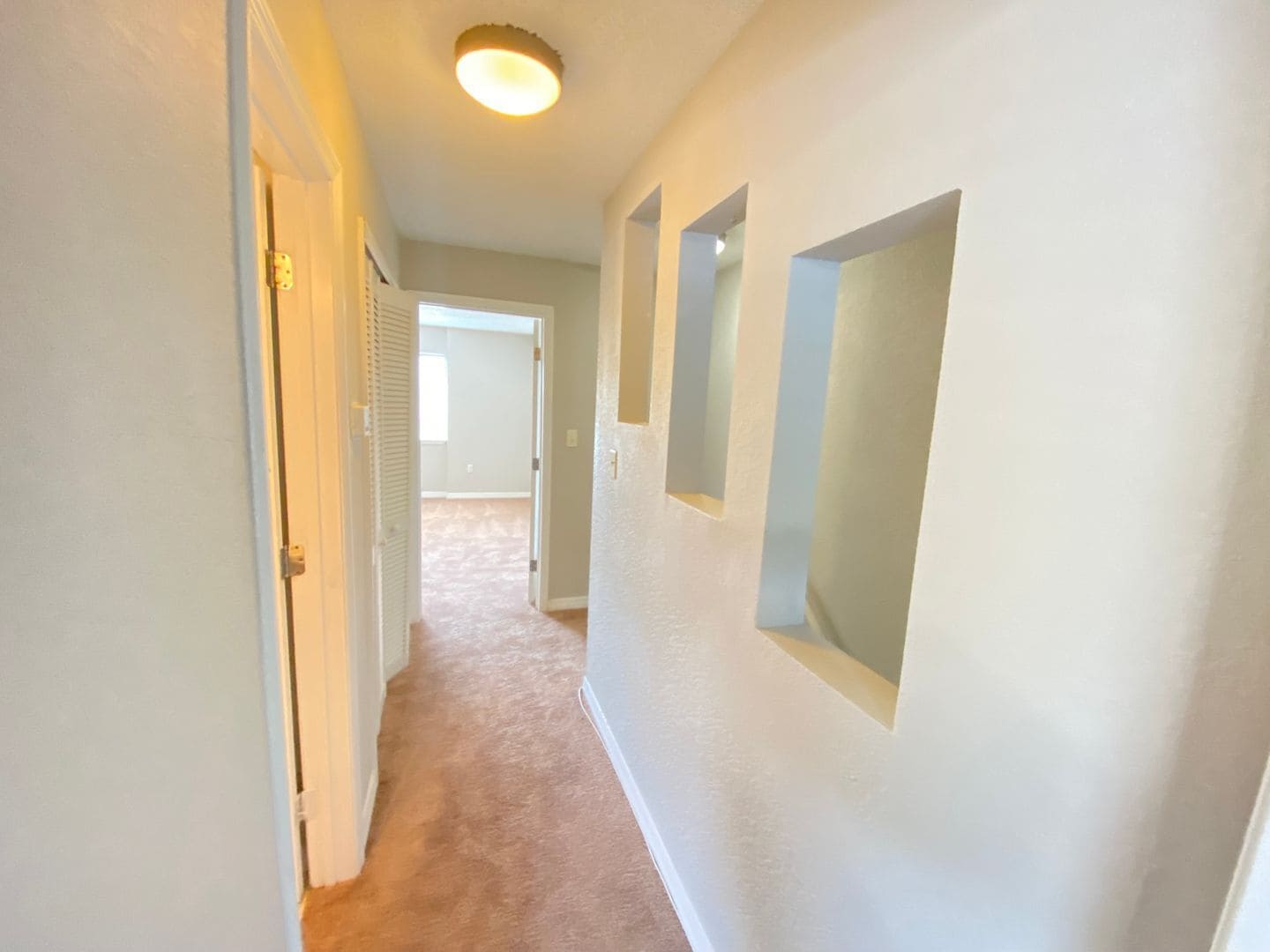 Building Photo - First months rent Half off! Beautiful 2/1.5 Condo in Orlando! New Carpet!