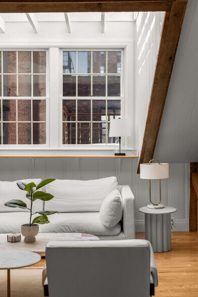 Building Photo - 131 MacDougal St