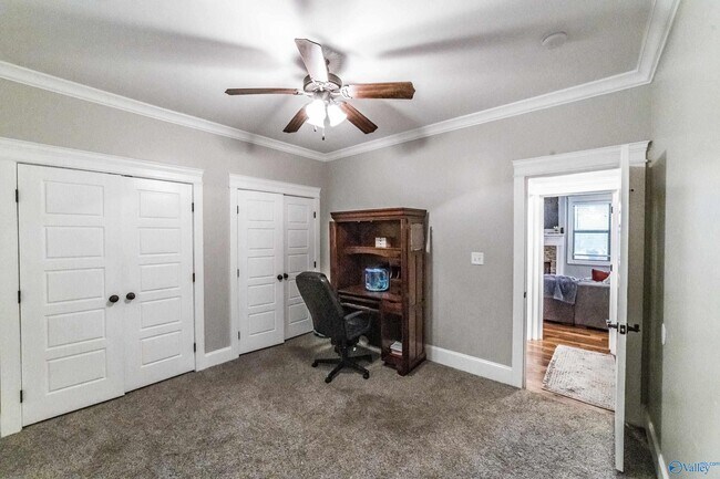 Building Photo - 1716 NE Wellman Ave