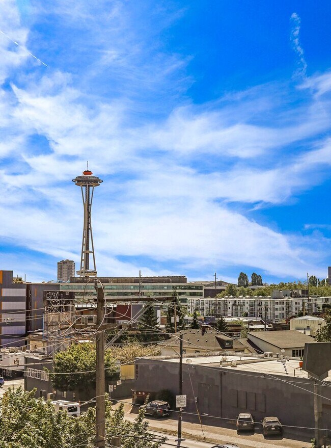 Building Photo - Views of Lake Union Gorgeous 2 bedroom with 2 decks