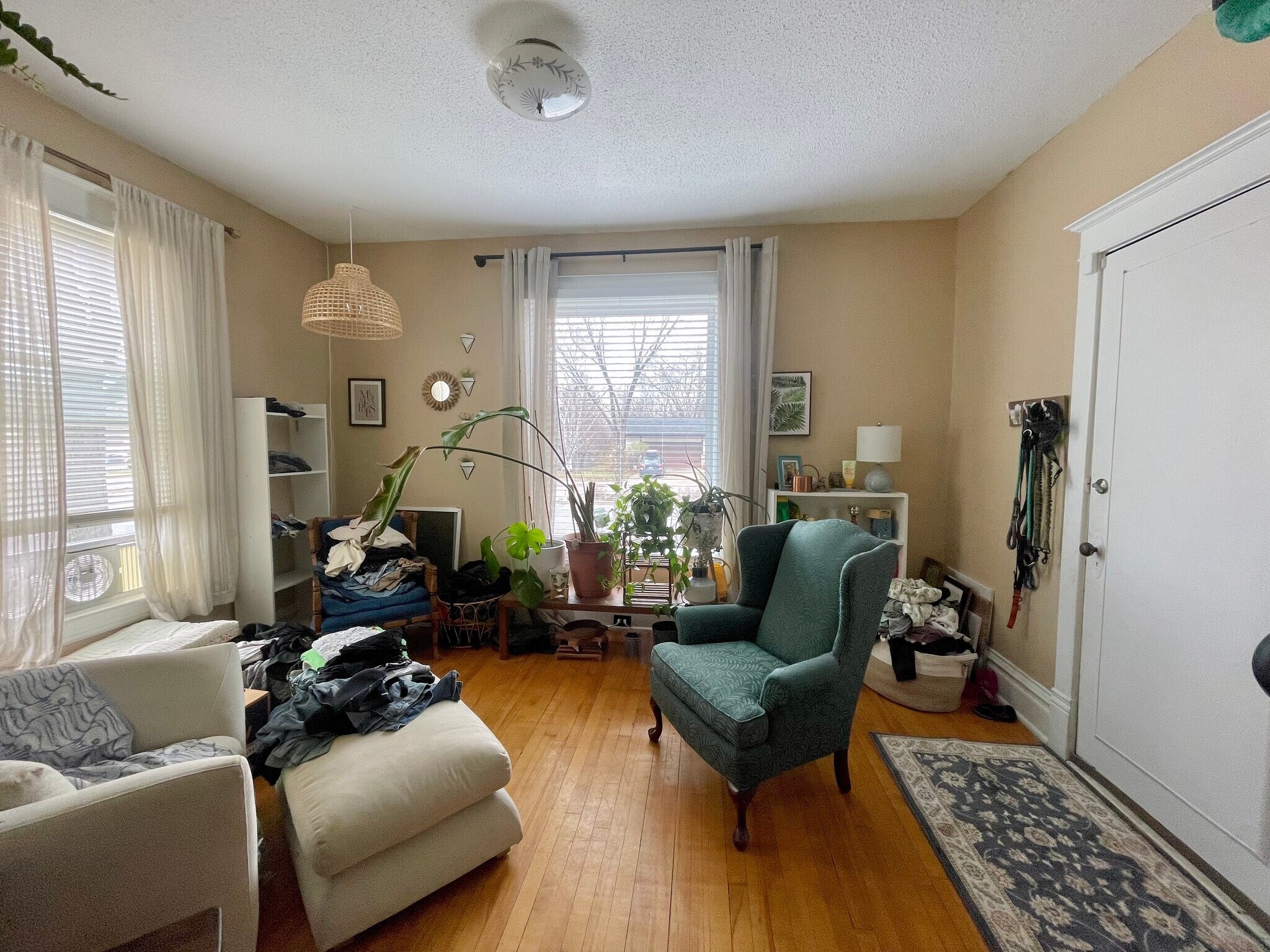 Building Photo - 601 NE Main St