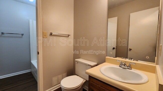 Building Photo - 634 Morton Ct