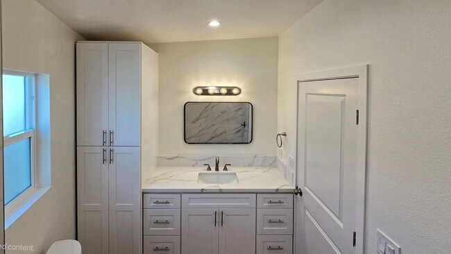 Building Photo - Newly constructed 1-bedroom, 1-bath ADU in prime Encino Village location.