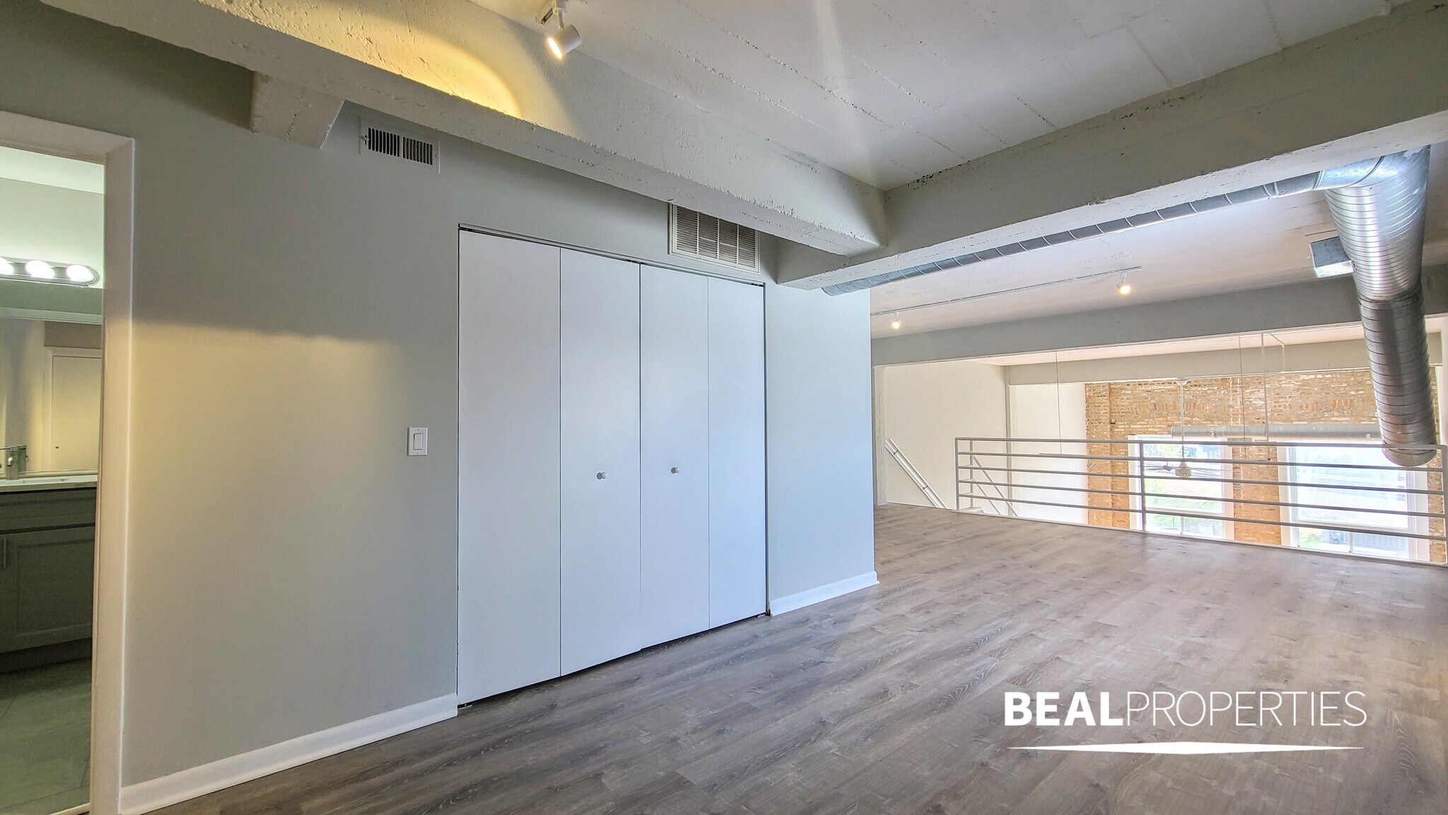 Building Photo - 2320 N Damen Ave