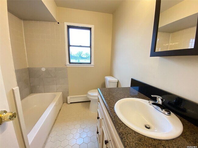 Building Photo - 1014 Phoebe St