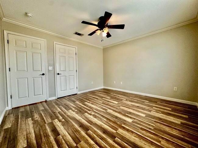 Building Photo - 2/1 Home