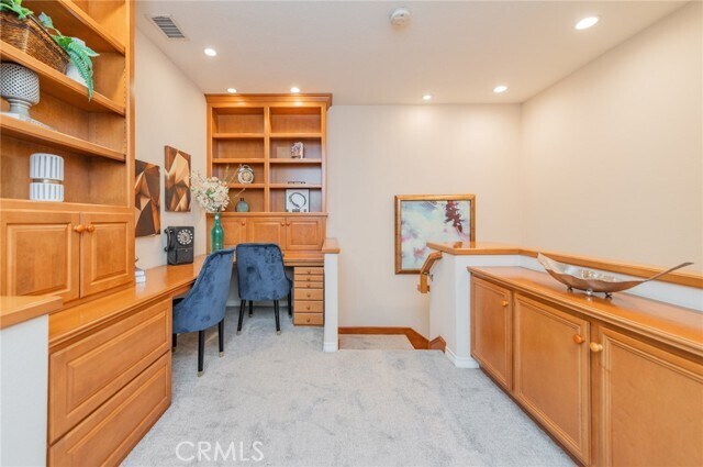 Building Photo - 37 Olivewood