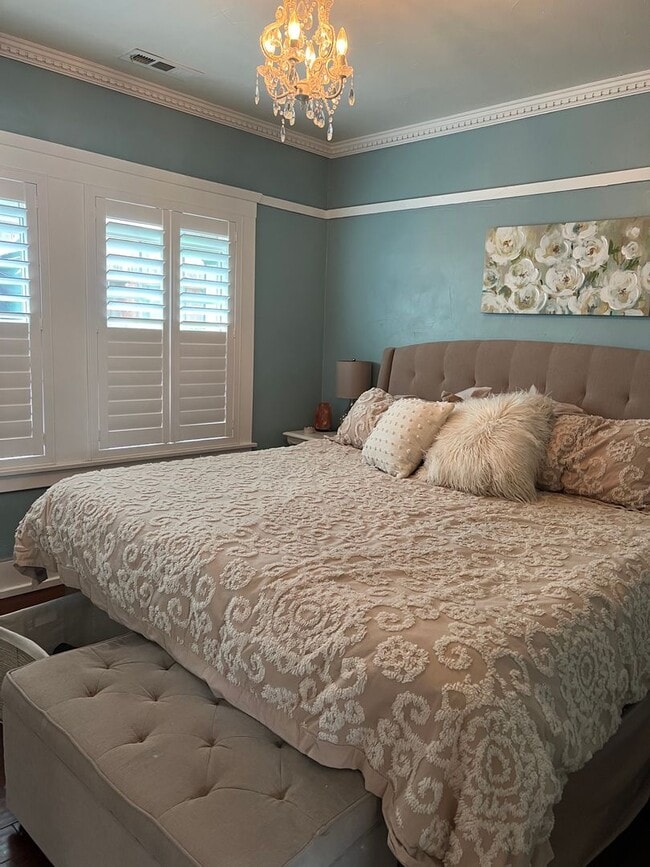 Building Photo - 1422 Court St