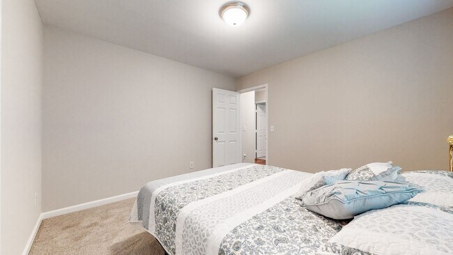 Building Photo - 1503 Birchwood Cir