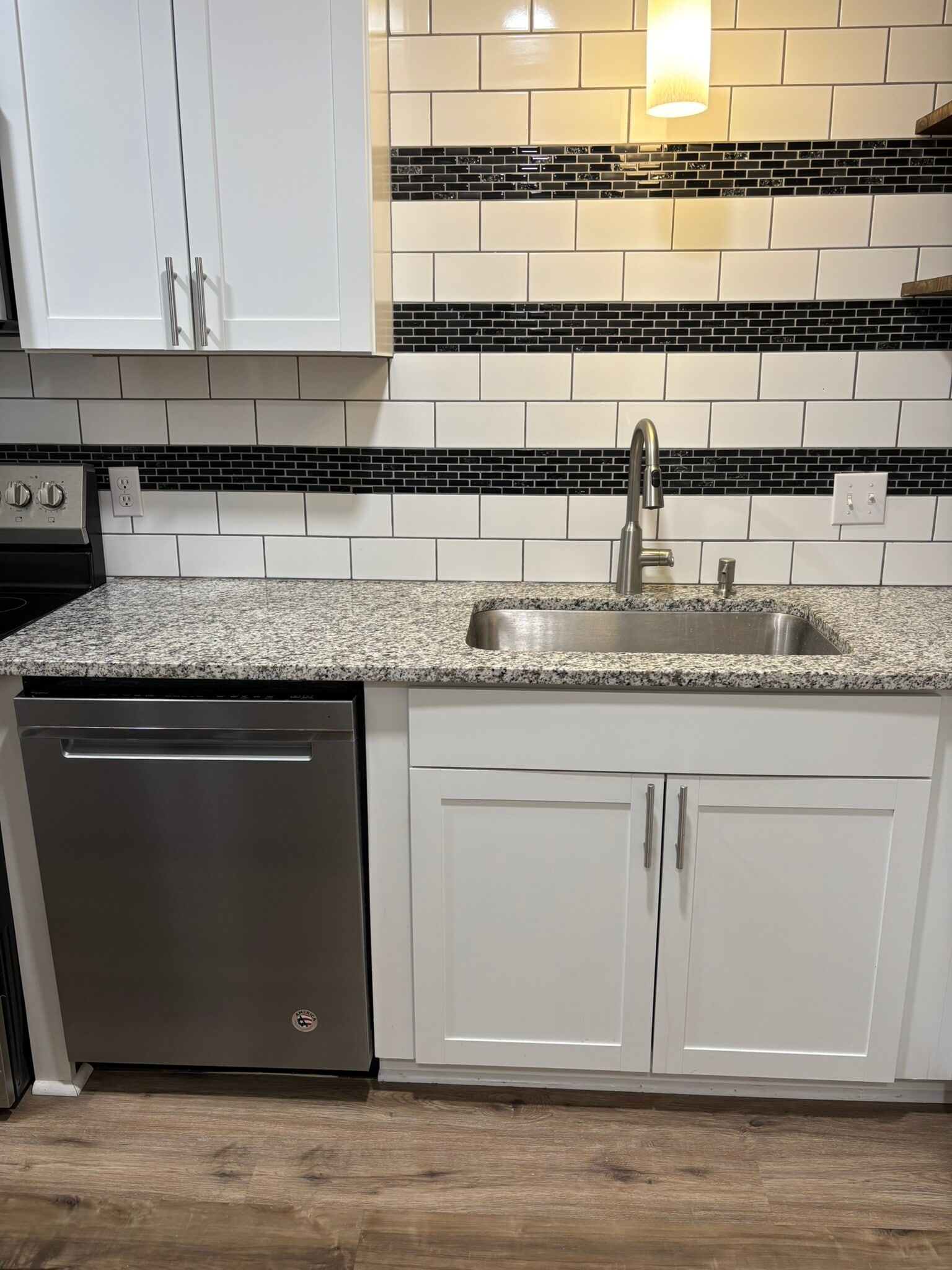 kitchen - 405 Franklin St