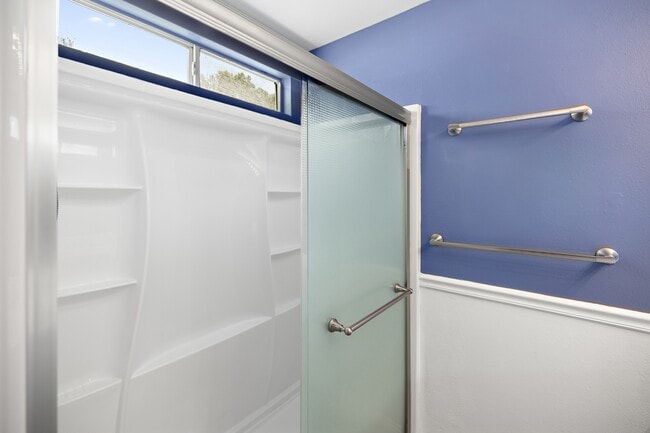 Building Photo - 3045 Yorktown Cir