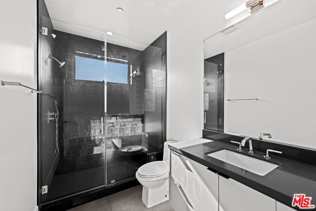 Building Photo - 1613 S Wooster St