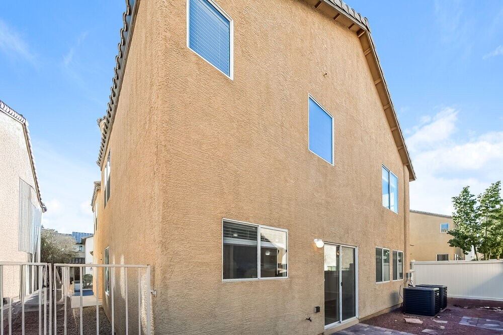 Building Photo - 9454 Havasu Canyon Ave