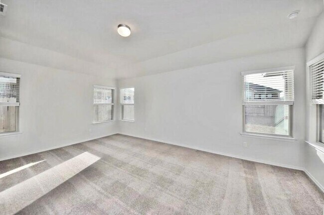 Building Photo - 1212 Matt Ln
