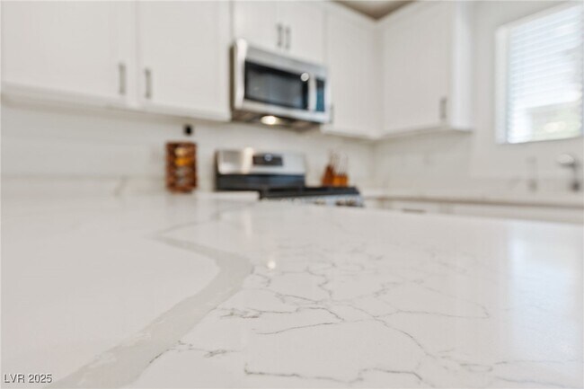 Building Photo - 10778 Clarence Ct