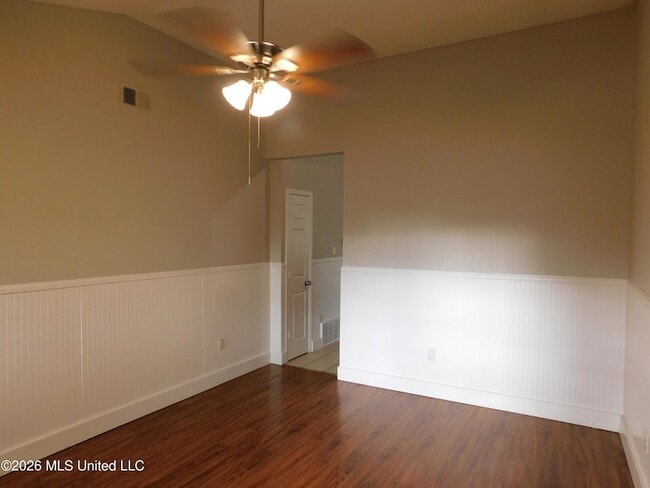 Building Photo - 5539 Bradley Dr