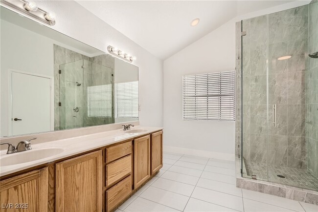 Building Photo - 4844 Maryvale Dr