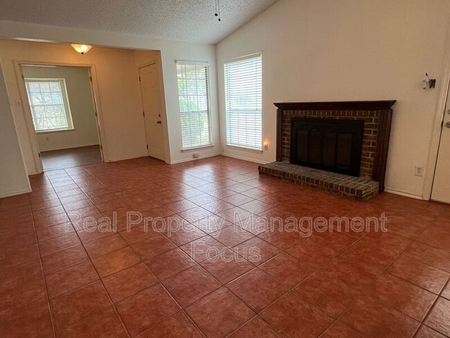Building Photo - 116 Kings Row