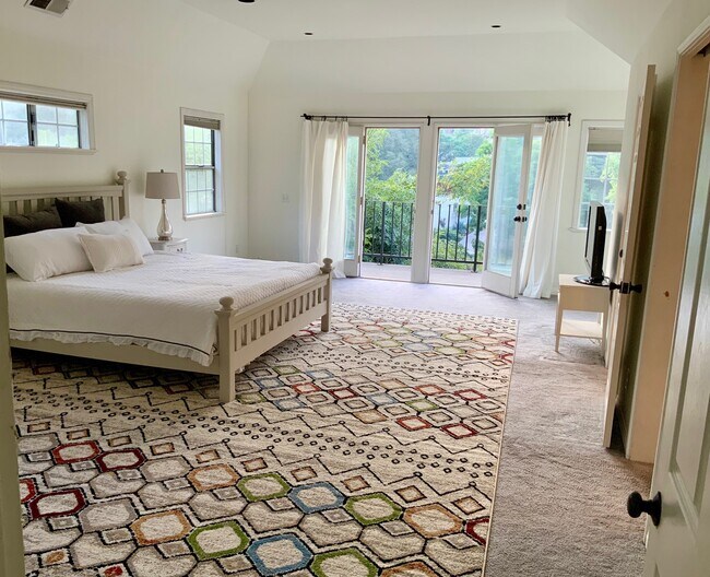 Master Bedroom King Bed - 8287 Mannix Dr