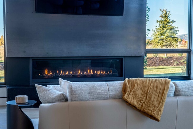 Building Photo - 779 Lucia Ln