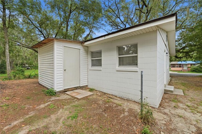 Building Photo - 1009 Nebraska St