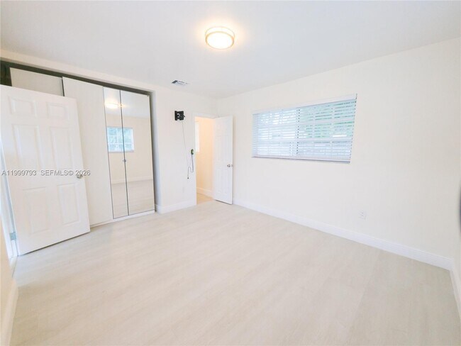 Building Photo - 5781 SW 25th St