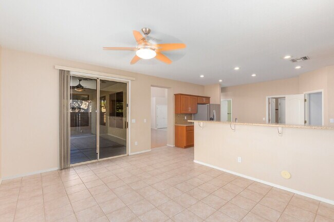Building Photo - 1462 W. Roadrunner Dr.