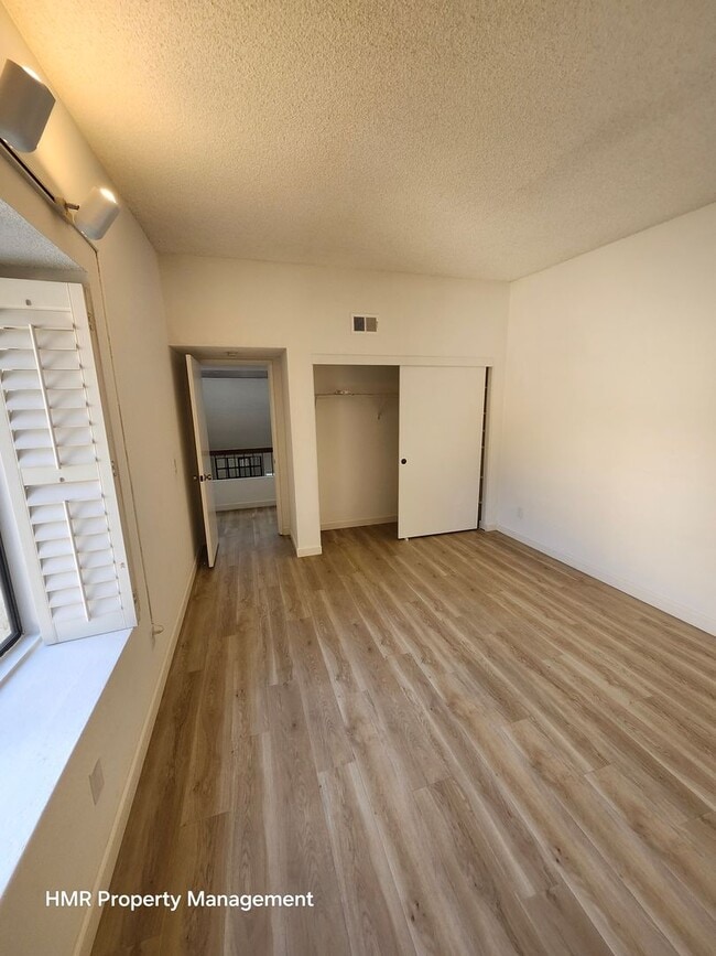Building Photo - Beautiful 3-Bed, 3-Bath Condo in Prime Cla...